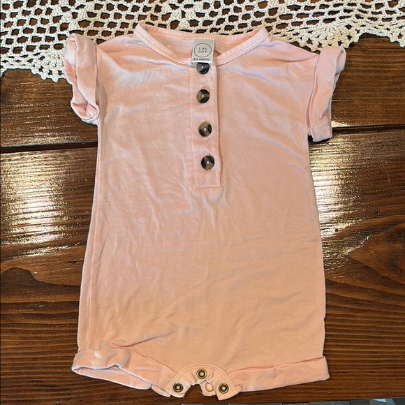 EUC worn once light pink Lou Lou and Company Romper. 3-6 month. - Picture 2 of 3